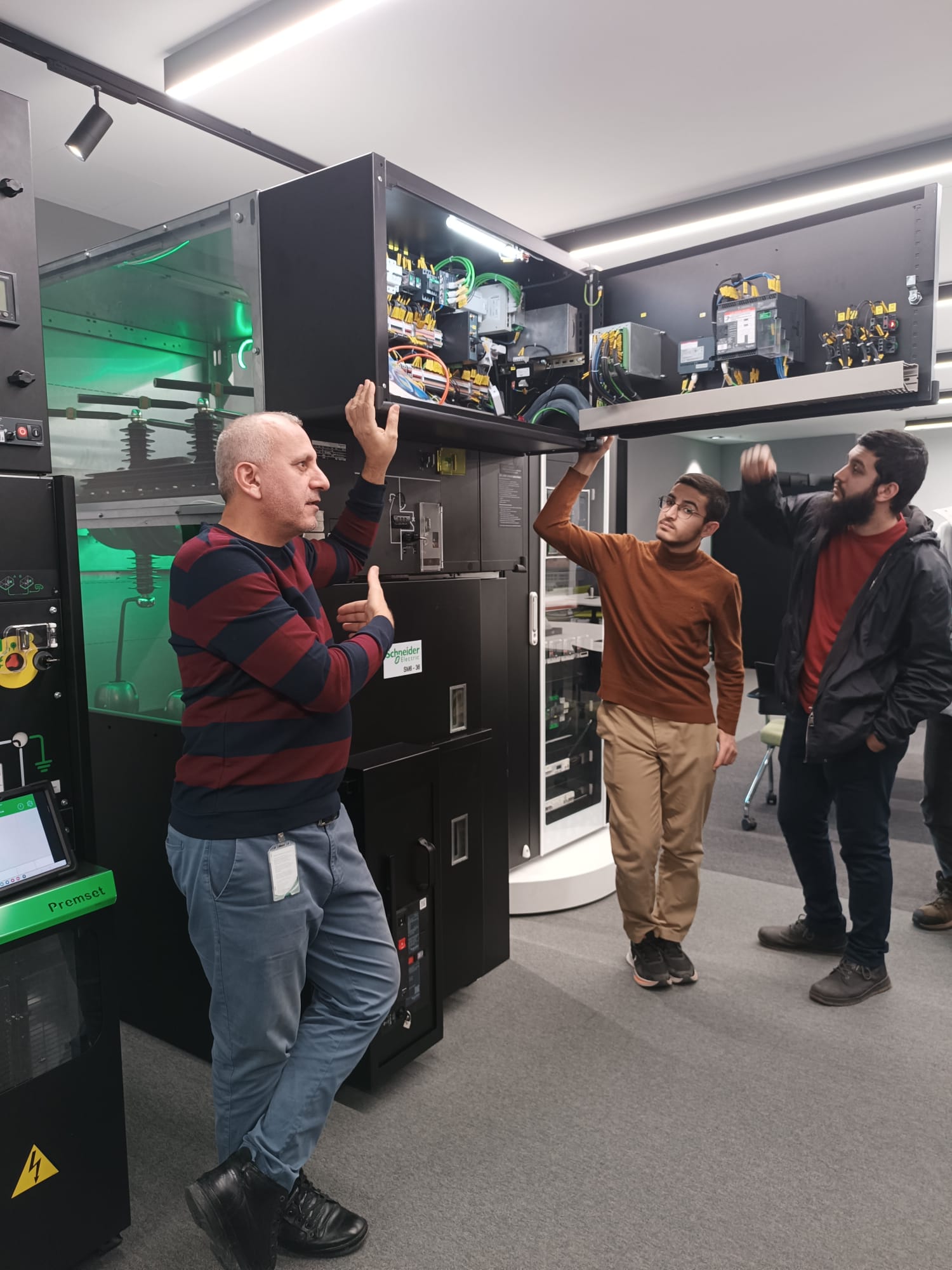 WhatsApp Image 2026-01-09 at 13.51.33 (1).jpeg (258 KB)