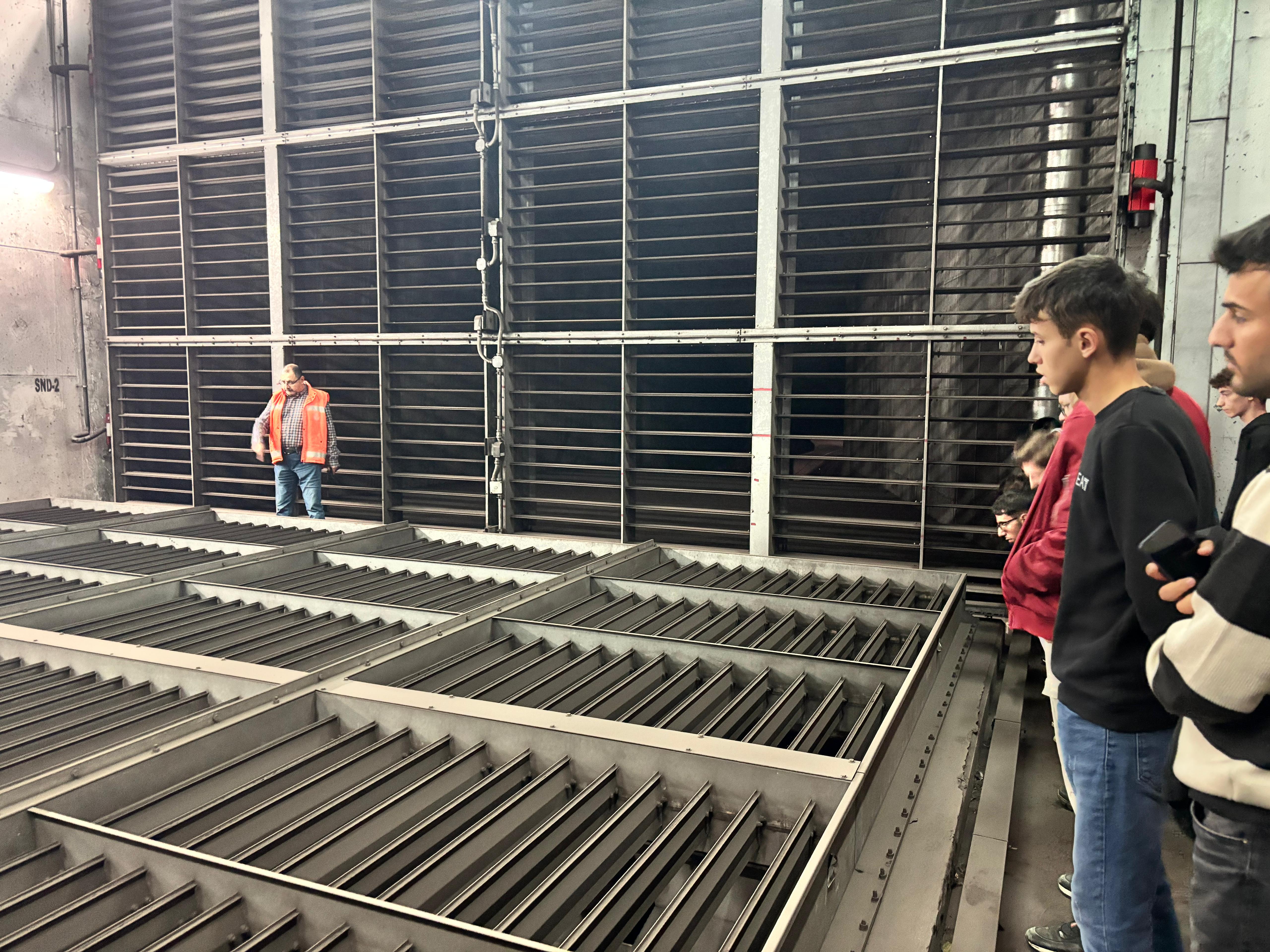 WhatsApp Image 2025-10-16 at 20.26.25 (1).jpeg (2.57 MB)