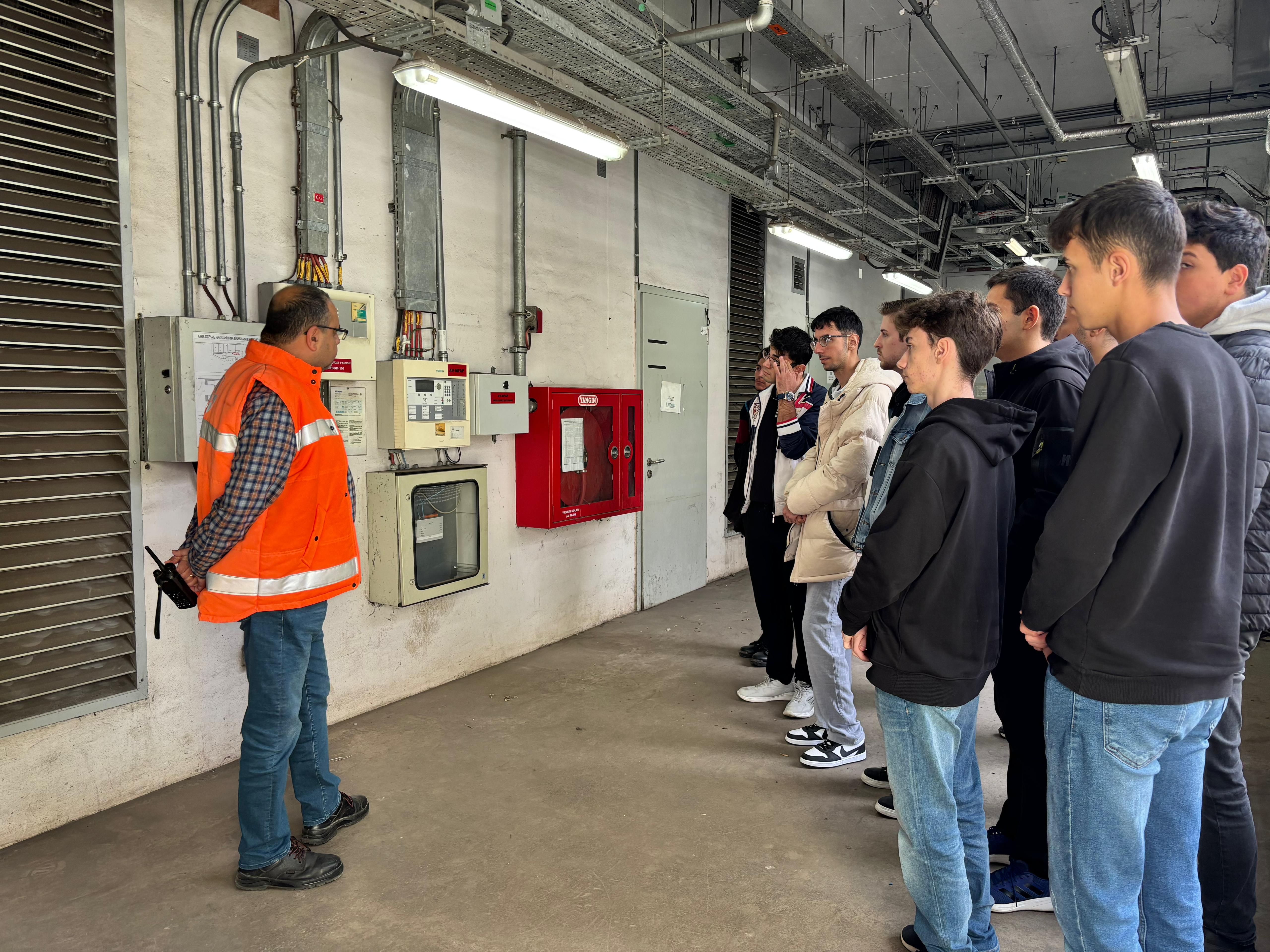 WhatsApp Image 2025-10-16 at 20.26.31 (1).jpeg (2.12 MB)