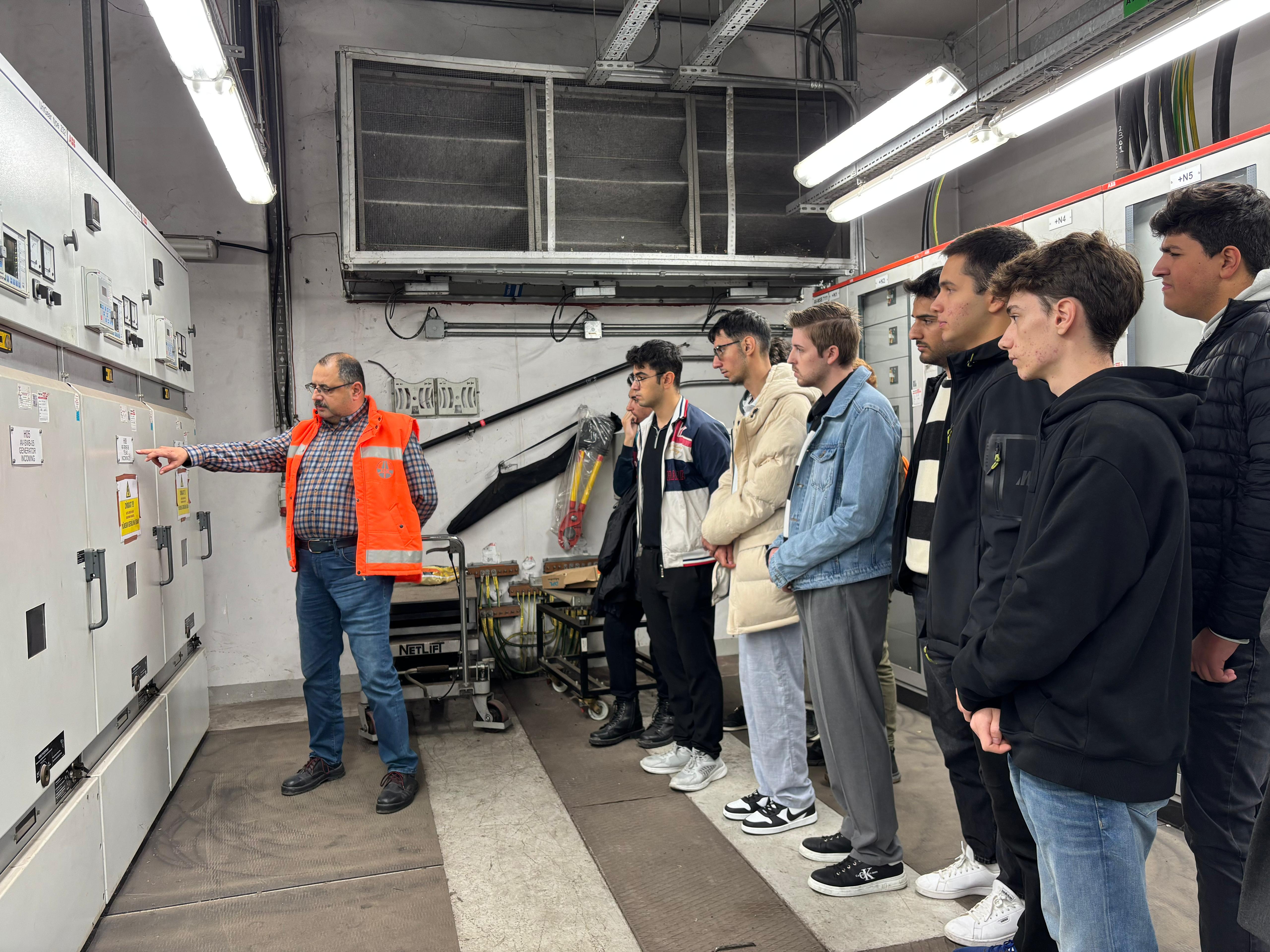 WhatsApp Image 2025-10-16 at 20.26.32.jpeg (1.84 MB)